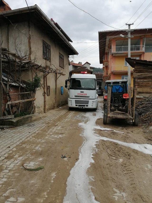 Karantinaya alınan Yeşildere köyüne dezenfekte desteği