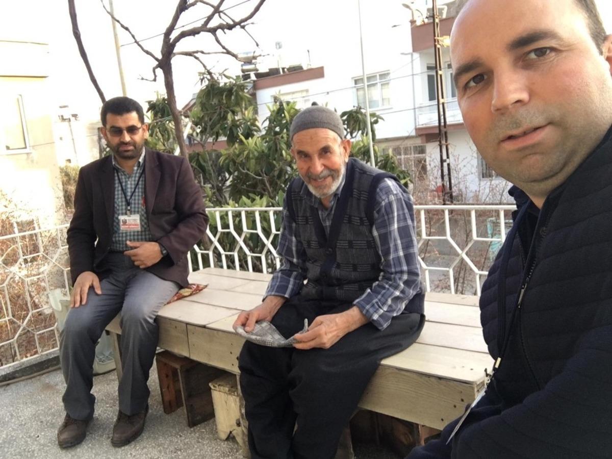 Din g&ouml;revlileri yaşlı ve kronik hastalığı bulunanların ihtiya&ccedil;larını karşılıyor