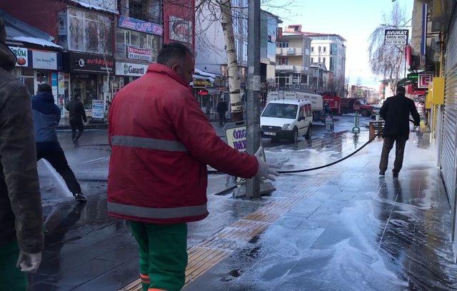 Ardahan’da cadde ve sokaklar sabunlu suyla yıkandı