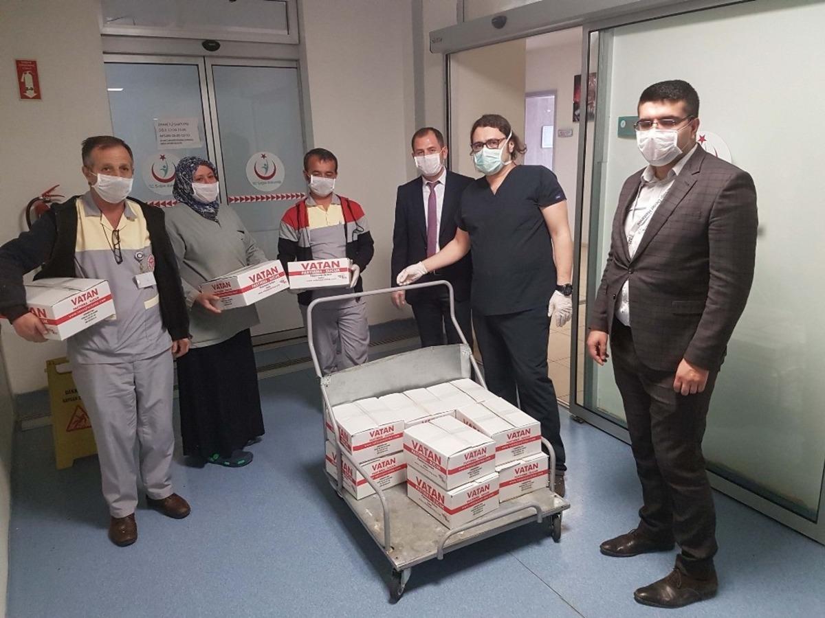 Sağlık &ccedil;alışanlarına b&uuml;y&uuml;k jest