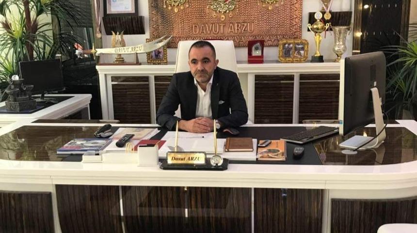 Hayırsever iş adamı 15 ailenin bir aylık kirasını ve gıda ihtiya&ccedil;larını karşıladı