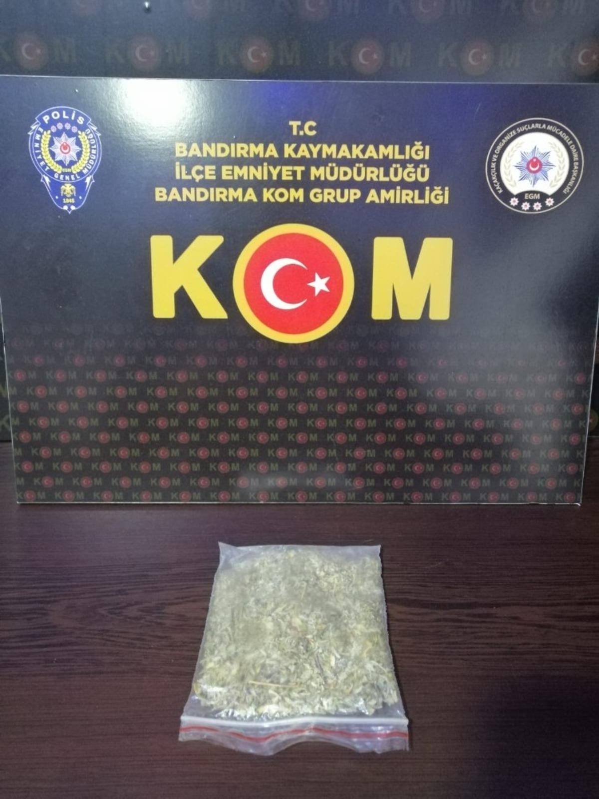 Balıkesir polisinden 2 uyuşturucu operasyonu