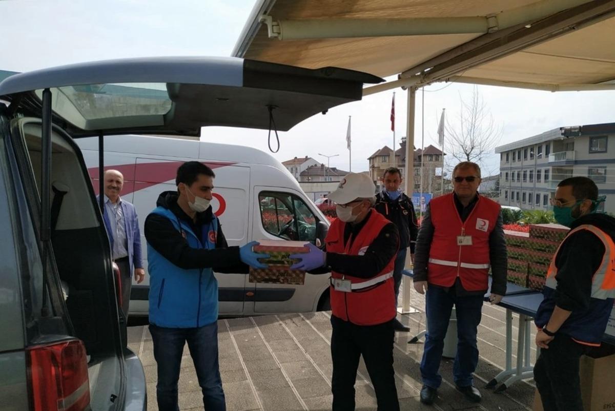 M&uuml;ft&uuml;l&uuml;k, Diyanet Vakfı ve Kızılay&rsquo;dan, KYK&rsquo;da karantinada tutulan &ouml;ğrencilere hediye paketi