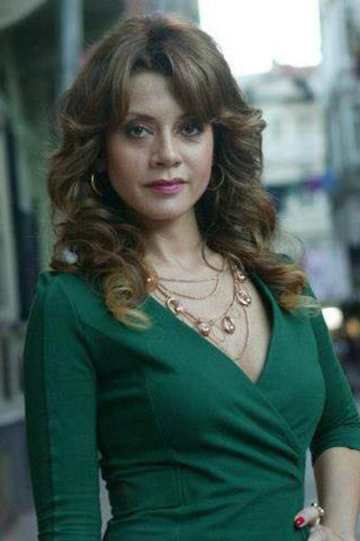 Гёкче бахадыр листопад. Гекче бахадыр турецкая. Гекче бахадыр турецкая актриса. Гёкче бахадыр пластика. Бахадыр.