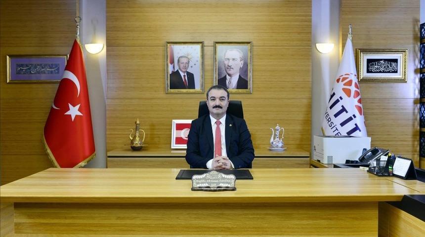 Rekt&ouml;r &Ouml;zt&uuml;rk&rsquo;ten &ldquo;Bizbize Yeteriz&rdquo; kampanyasına destek