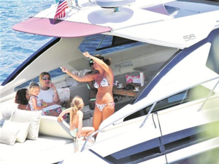 Pınar Altuğ'un tekne keyfi G4