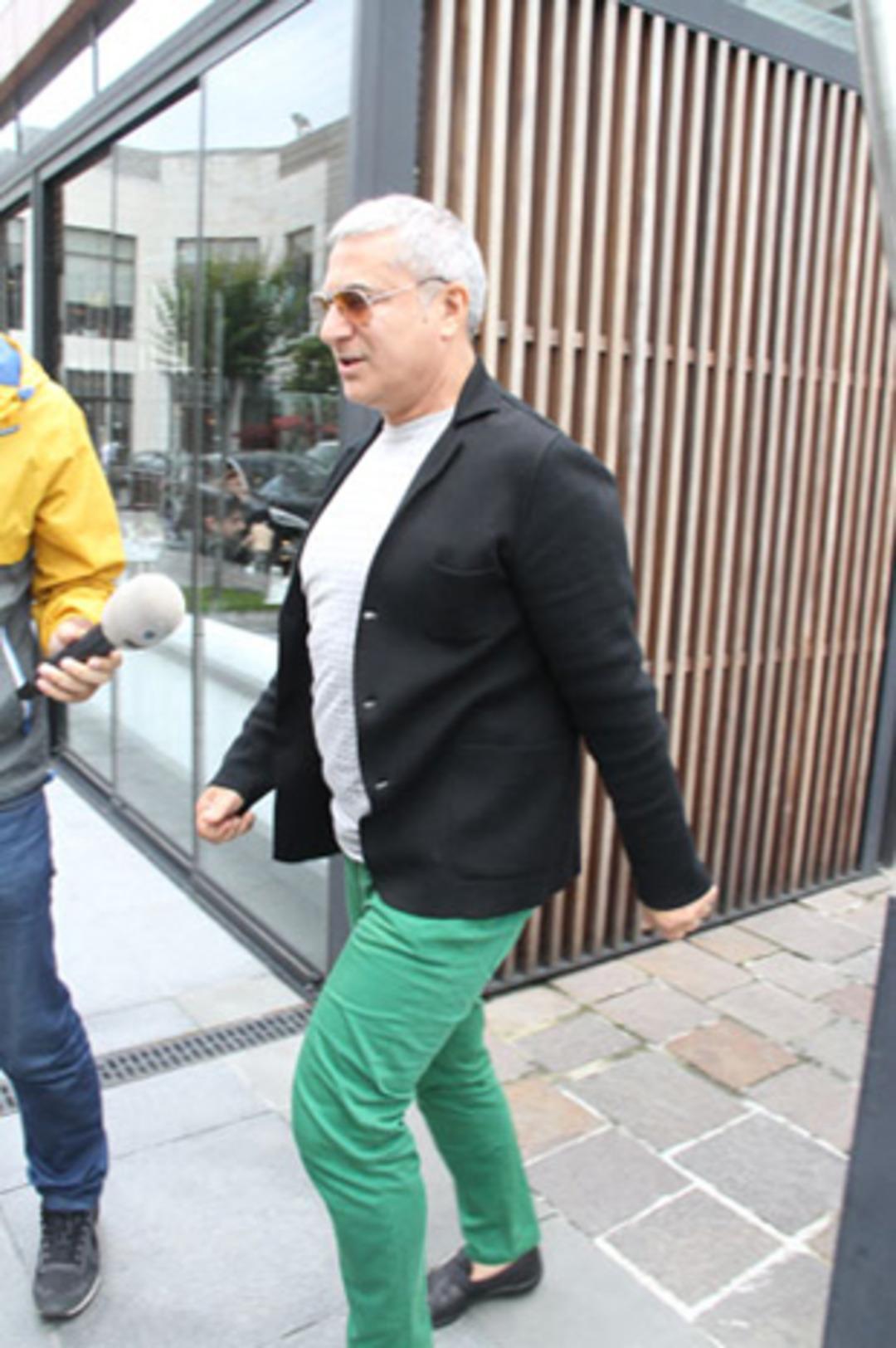 Mehmet Ali Erbil kulise &ccedil;ıplak mı girdi?