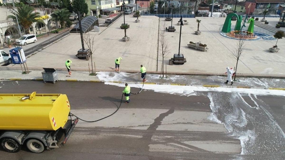 Başiskele&rsquo;de dezenfekte &ccedil;alışmaları s&uuml;r&uuml;yor
