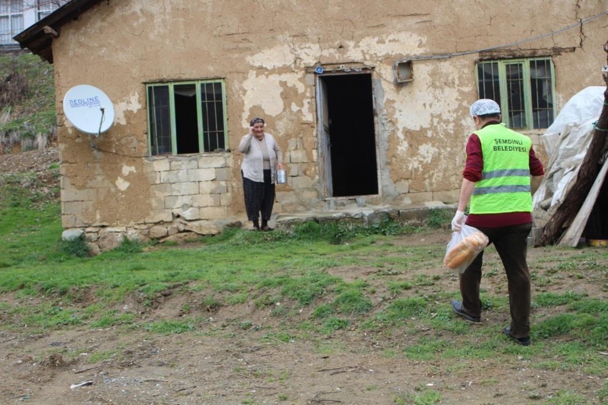 Şemdinli Belediyesinde yaşlı vatandaşlar i&ccedil;in seferber oldu