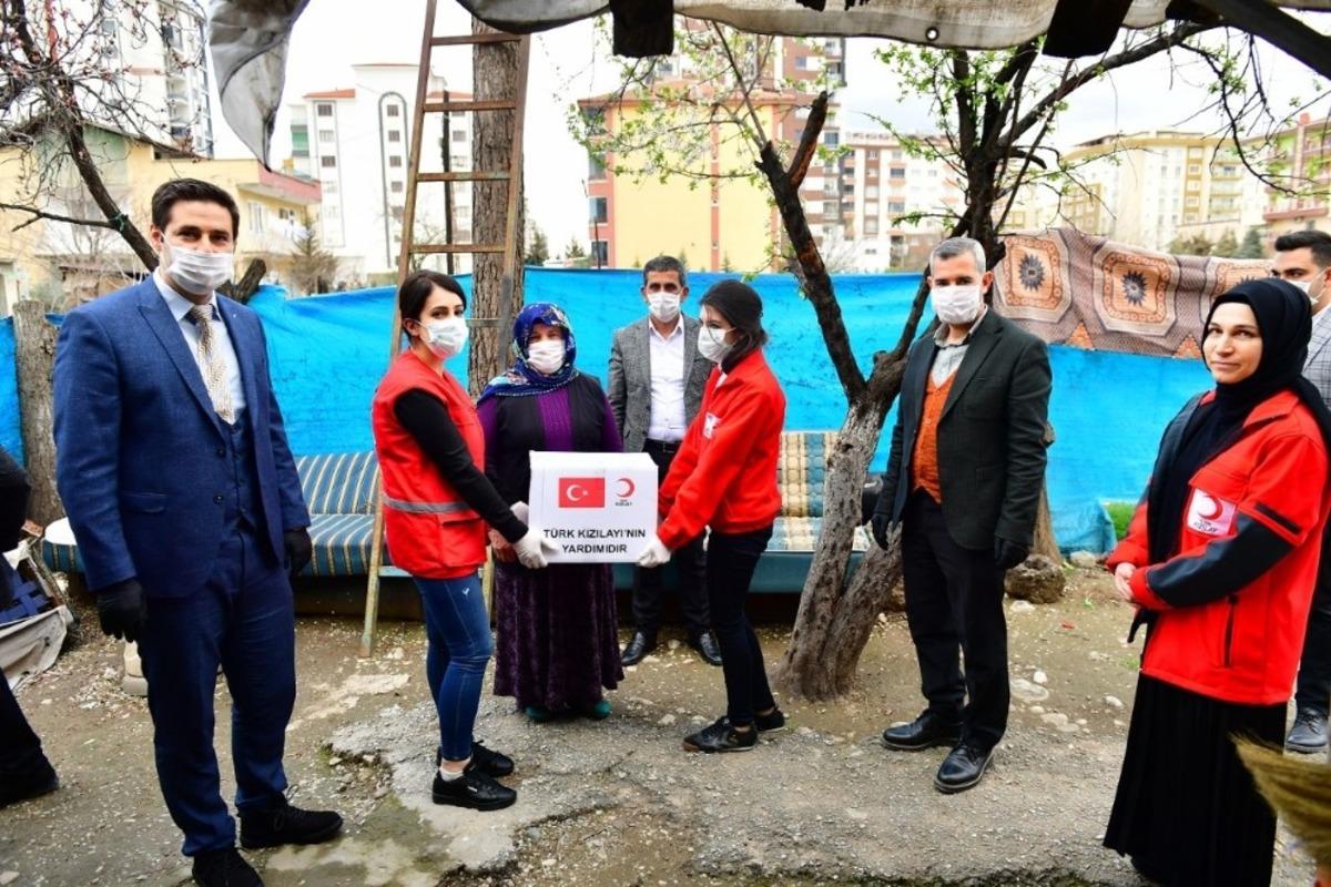 Yeşilyurt&rsquo;ta yaşlılara yardım