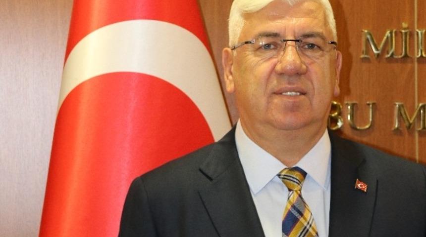 Başkan Y&uuml;ksel, maaşını başlatılan kampanyaya bağışladı