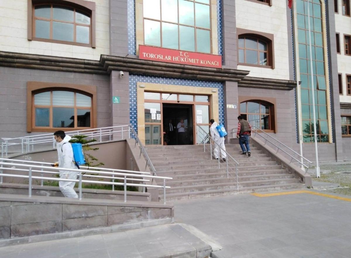 Toroslar&rsquo;da dezenfekte &ccedil;alışmaları aralıksız s&uuml;r&uuml;yor