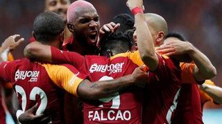 Ajax Ryan Babel'in sözleşmesi feshetti!