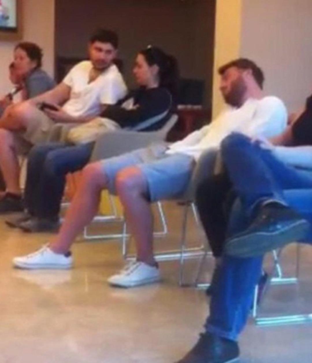 Kerem B&uuml;rsin hastanelik oldu