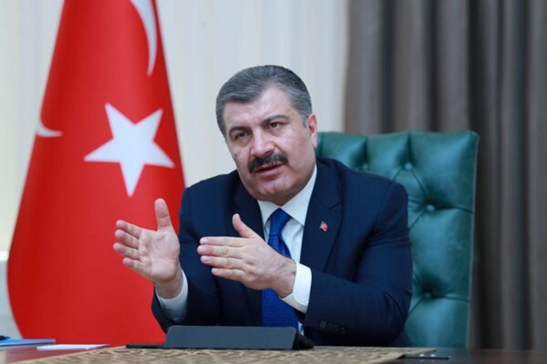 Sağlık Bakanı Koca, koronavir&uuml;s hastalarını tedavi eden doktorlarla g&ouml;r&uuml;şt&uuml;