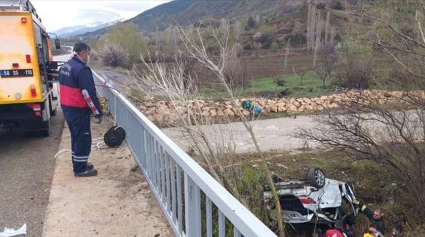 Sivas'ta korkun&ccedil; kaza: 4 &ouml;l&uuml;, 1 yaralı