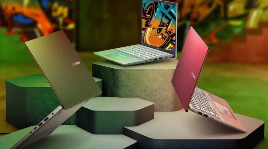 İki ekranlı sistemi ile fark yaratıyor