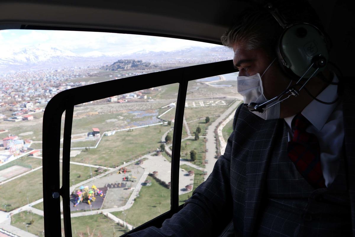 Van'da 'koronavir&uuml;s' yasaklarına uymayanlara havadan uyarı
