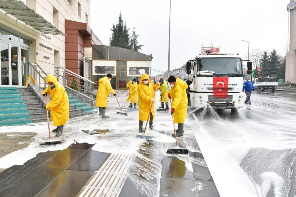 Mamak&rsquo;ta sokak ve kaldırımlar dezenfekte ediliyor