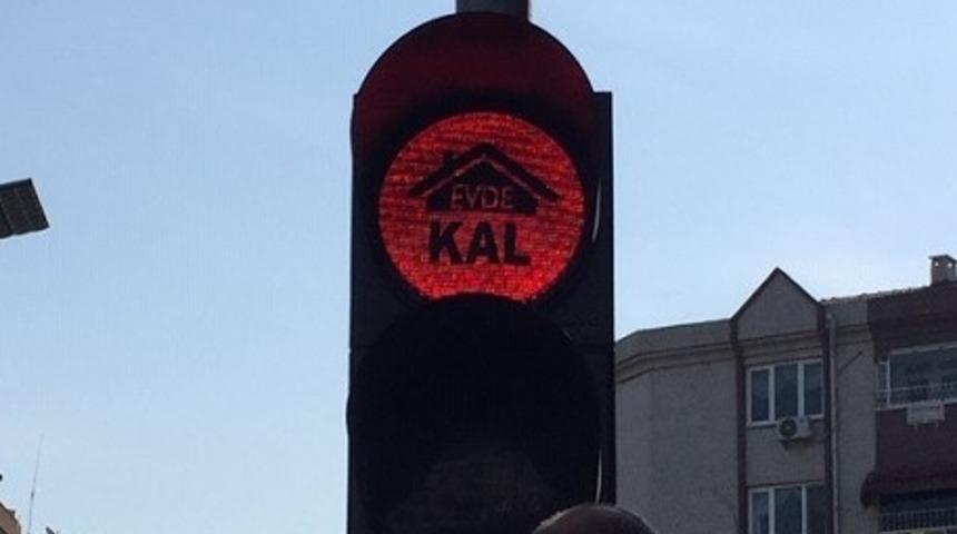 Trafik ışığında mesaj var