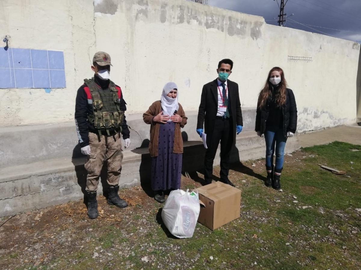 Erciş&rsquo;te &lsquo;Vefa Sosyal Destek Grubu&rsquo; g&ouml;n&uuml;lleri fethediyor