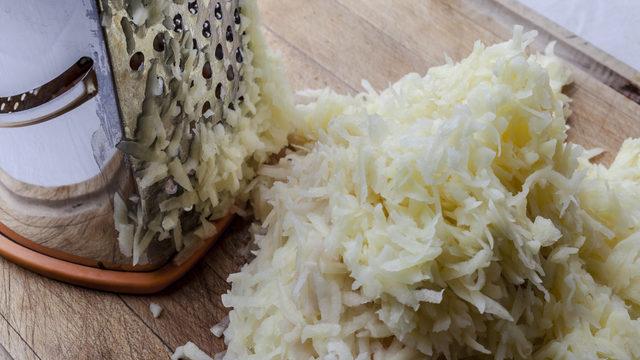 Patatesin cilde olan faydalarını görünce şaşıracaksınız! Sivilceleri yok ediyor... Parlatıyor!