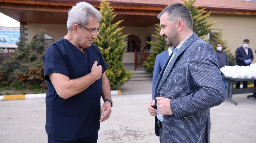 Pursaklar Belediyesinden temizlik &ccedil;alışanlarına destek paketi