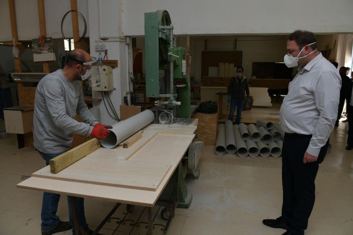 M&uuml;hendis başkanın icadı: PVC borusundan y&uuml;z siperliği