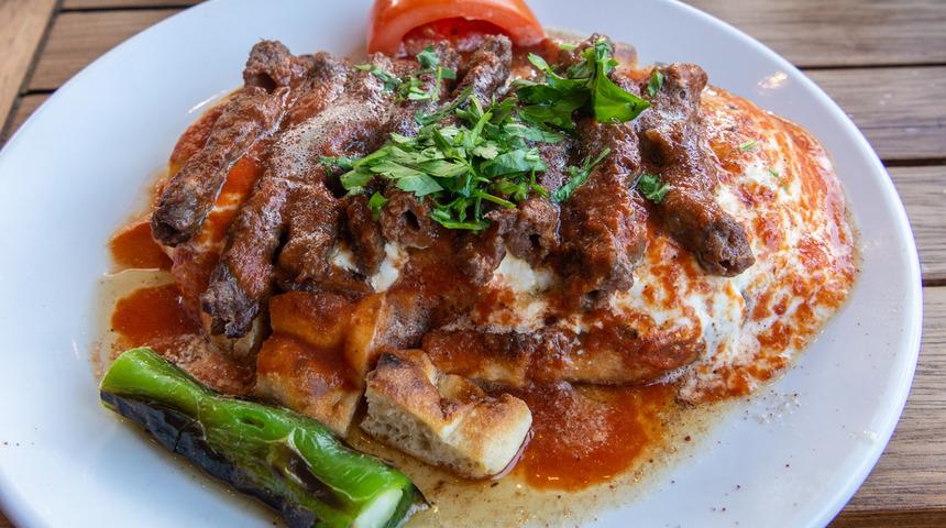 Manisa kebabı tarifi! Manisa'nın 300 yıllık lezzeti Manisa kebabı nasıl yapılır?