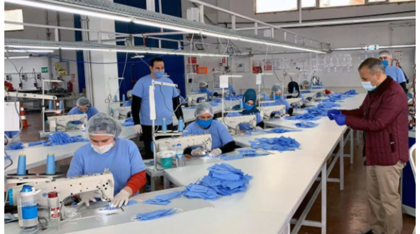 Tunceli'de halka &uuml;cretsiz maske dağıtmak i&ccedil;in &uuml;retime başladılar