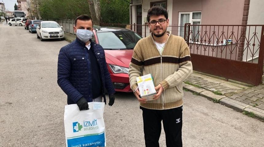 Kitap bulamayan &uuml;niversitelilere Başkan H&uuml;rriyet&rsquo;ten destek