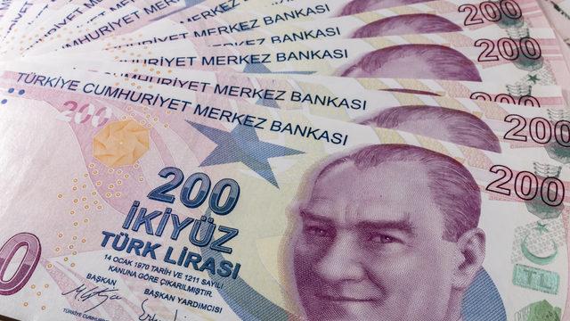 AK Parti'den asgari ücret ve memur zammı açıklaması