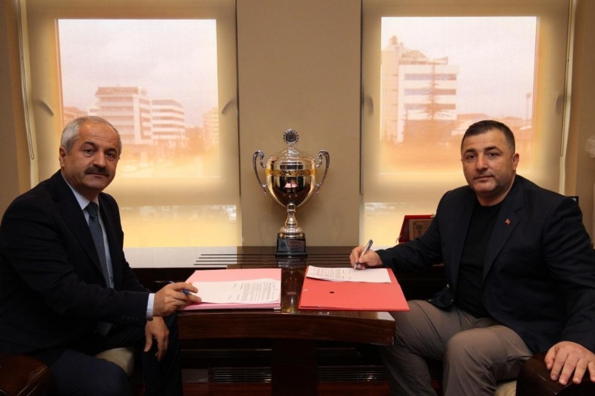 Gebze Belediyesi&rsquo;nde toplu iş s&ouml;zleşmesi imzalandı