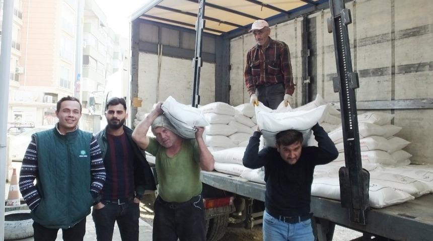 Burhaniye&rsquo;de yazlık ekilişler başladı g&uuml;bre satışları arttı