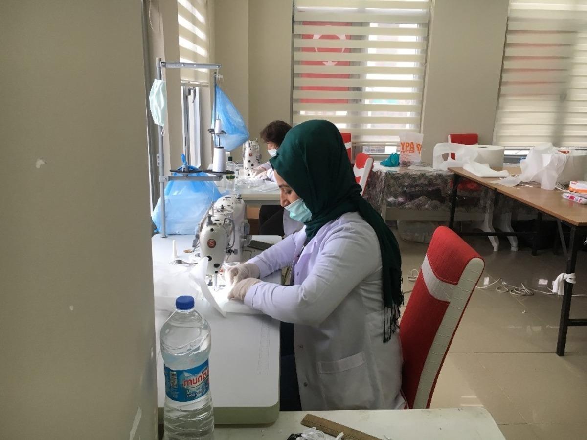 Kulp Kaymakamlığı koordinesinde maske &uuml;retimine başlandı