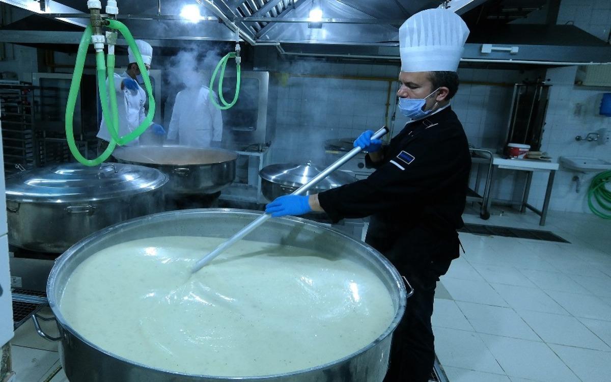 G&ouml;n&uuml;l sofrasında herkese yer var