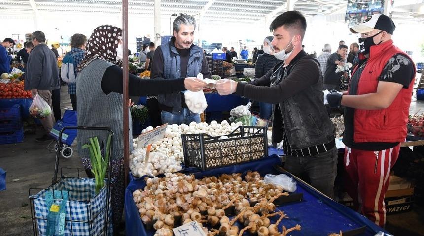 Konyaaltı Belediyesi&rsquo;nden maske ve koruyucu g&ouml;zl&uuml;k