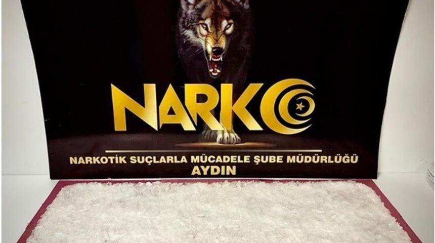 El &ccedil;antasında 1 kilo 478 gram uyuşturucu ele ge&ccedil;irildi