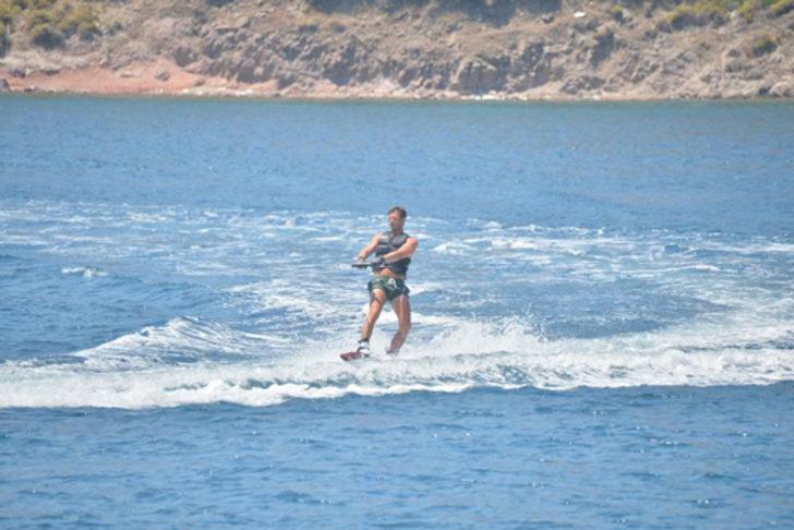 Bodrum'da Kıvanç Tatlıtuğ şov G2