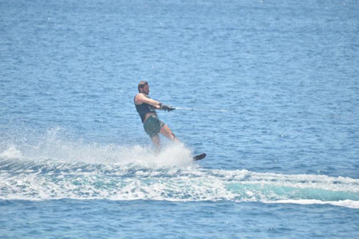 Kıvanç Tatlıtuğ'dan tatiline 'bebek' arası G4