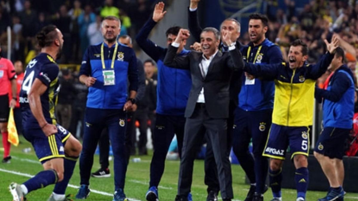 Fenerbah&ccedil;e'nin golc&uuml;s&uuml; Vedat Muriqi İtalya'yı istiyor