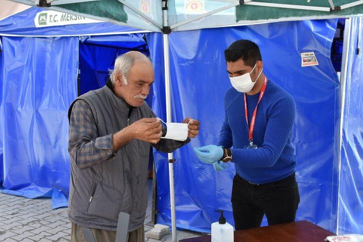 Tarsus’ta vatandaşlara maske, dezenfektan ve akıllı bileklik hizmeti G3