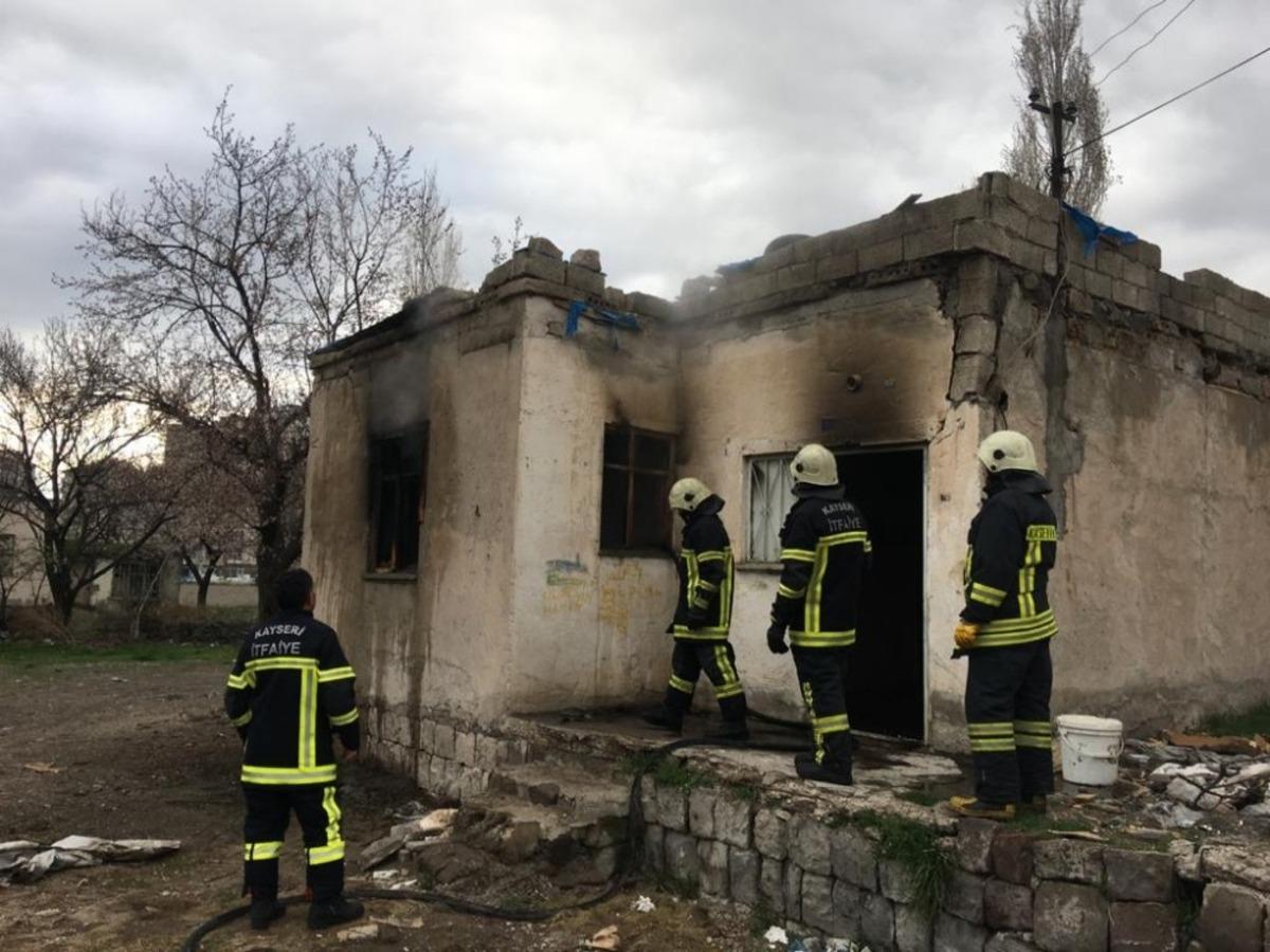 M&uuml;stakil ikamette &ccedil;ıkan yangın, itfaiye ekiplerini harekete ge&ccedil;irdi