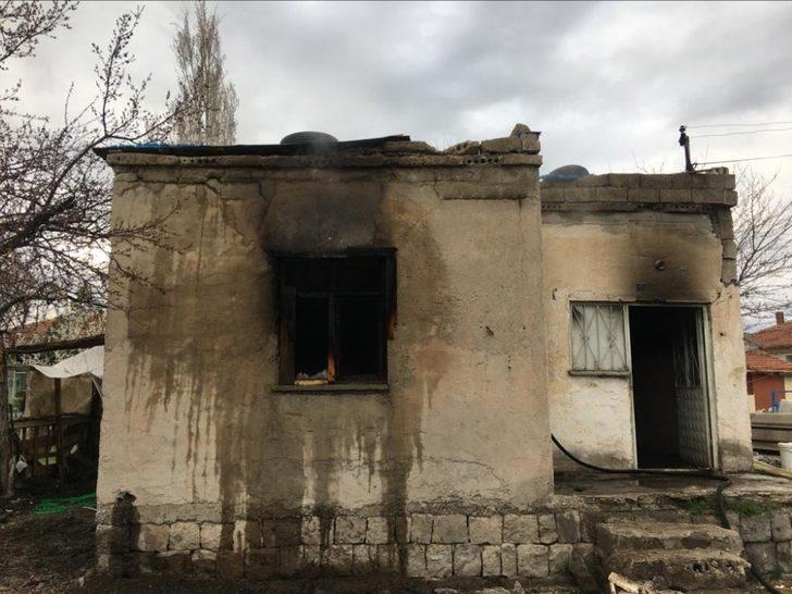 Müstakil ikamette çıkan yangın, itfaiye ekiplerini harekete geçirdi G3