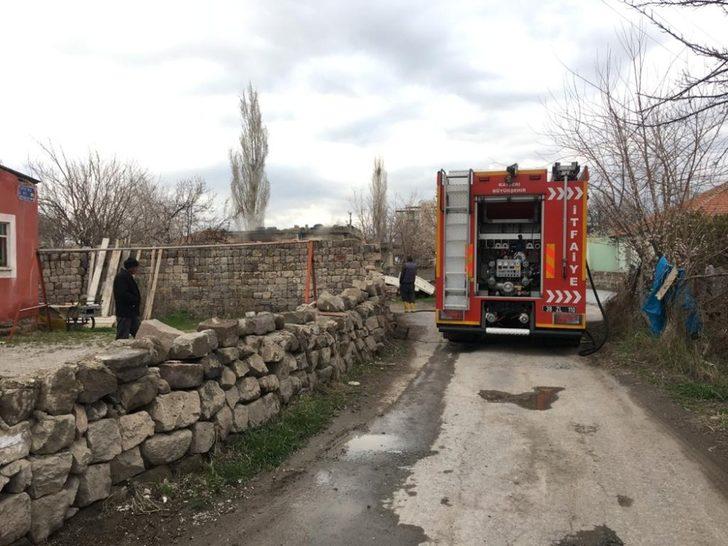Müstakil ikamette çıkan yangın, itfaiye ekiplerini harekete geçirdi G4