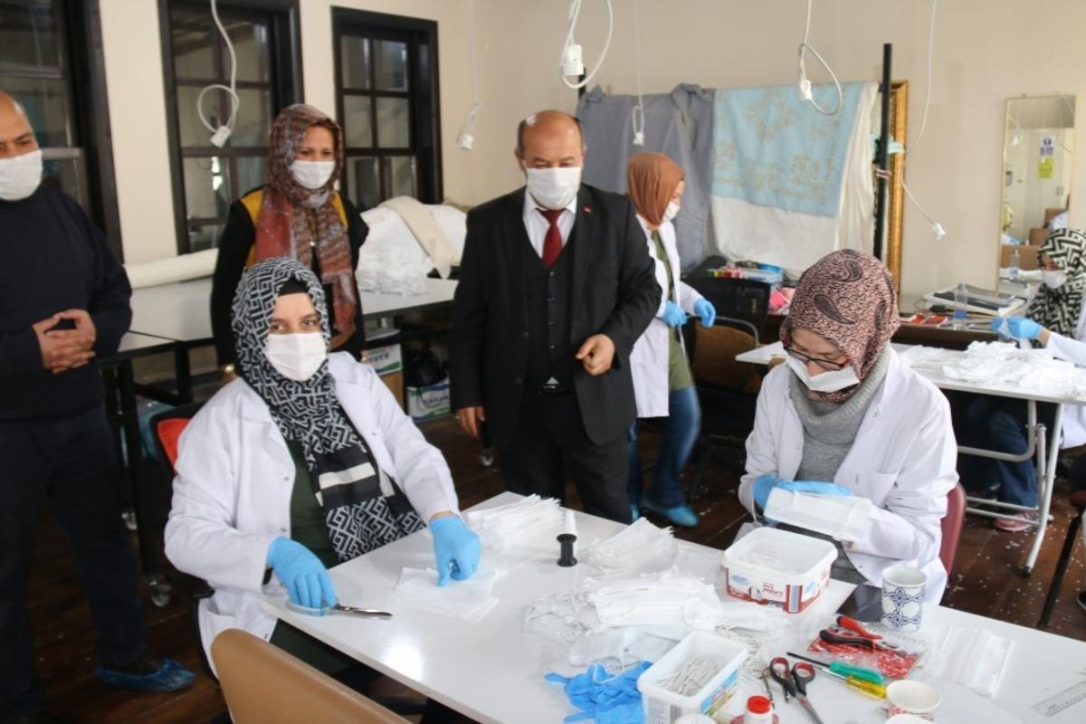 K&uuml;tahya Olgunlaşma Enstit&uuml;s&uuml; her g&uuml;n 2 bin maske &uuml;retiyor