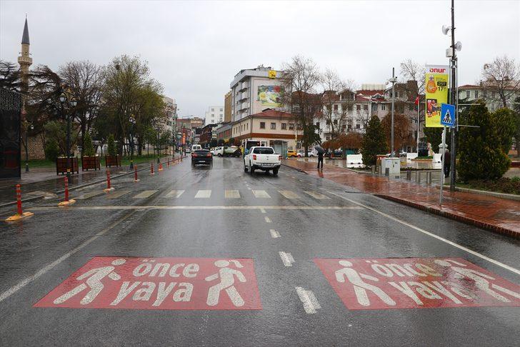 Trakya'da koronavirüs önlemleri ve yağışlı hava sokaklarda insan yoğunluğunu azalttı G3