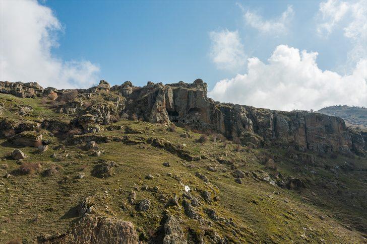 'Bininler Kaya Evleri' Afyonkarahisar'ın tarihini günümüze taşıyor G2
