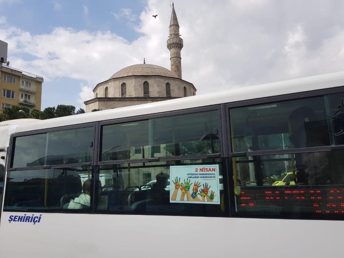 Mavi giyinen şehiri&ccedil;i şof&ouml;rleri otizme dikkat &ccedil;ekti