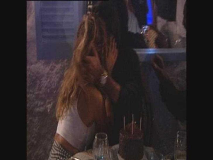 Çeşme'de aşka geldiler G4